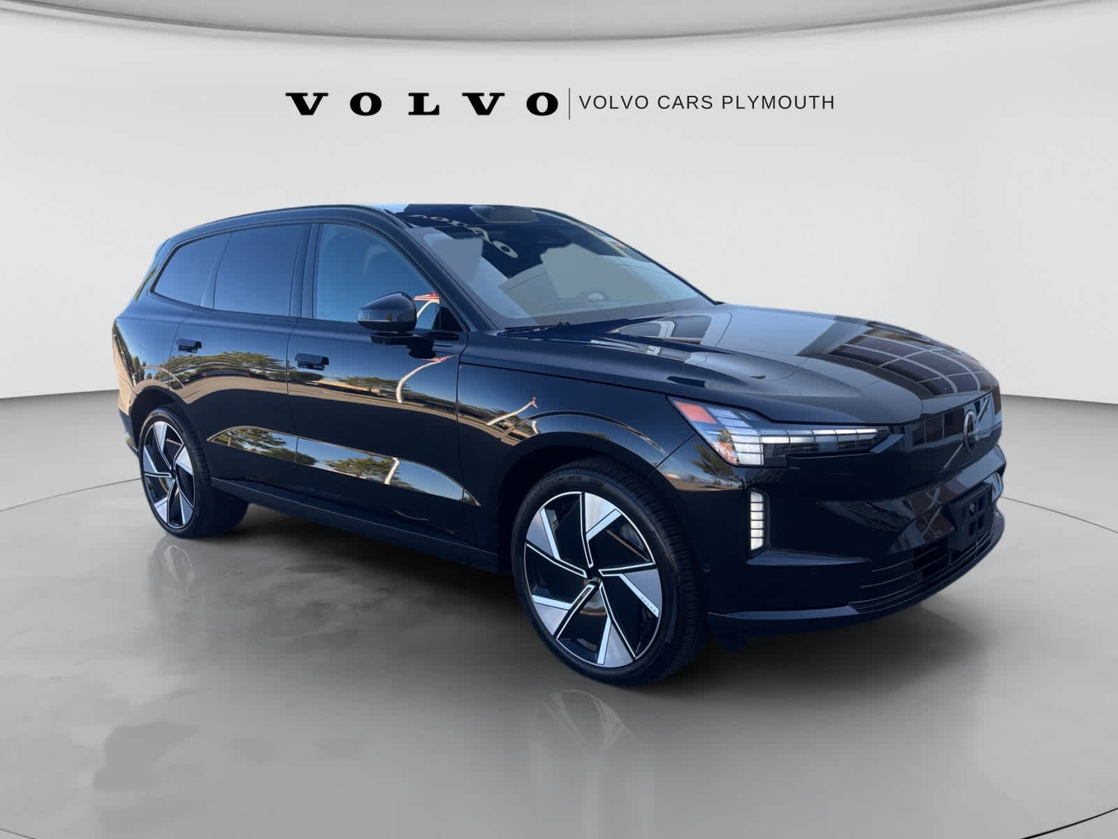 Used 2025 Volvo EX90 Ultra with VIN 7JDE23KL3SG019958 for sale in Plymouth, MA