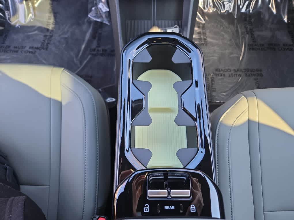 2025 Volvo EX30 Plus - Photo 19