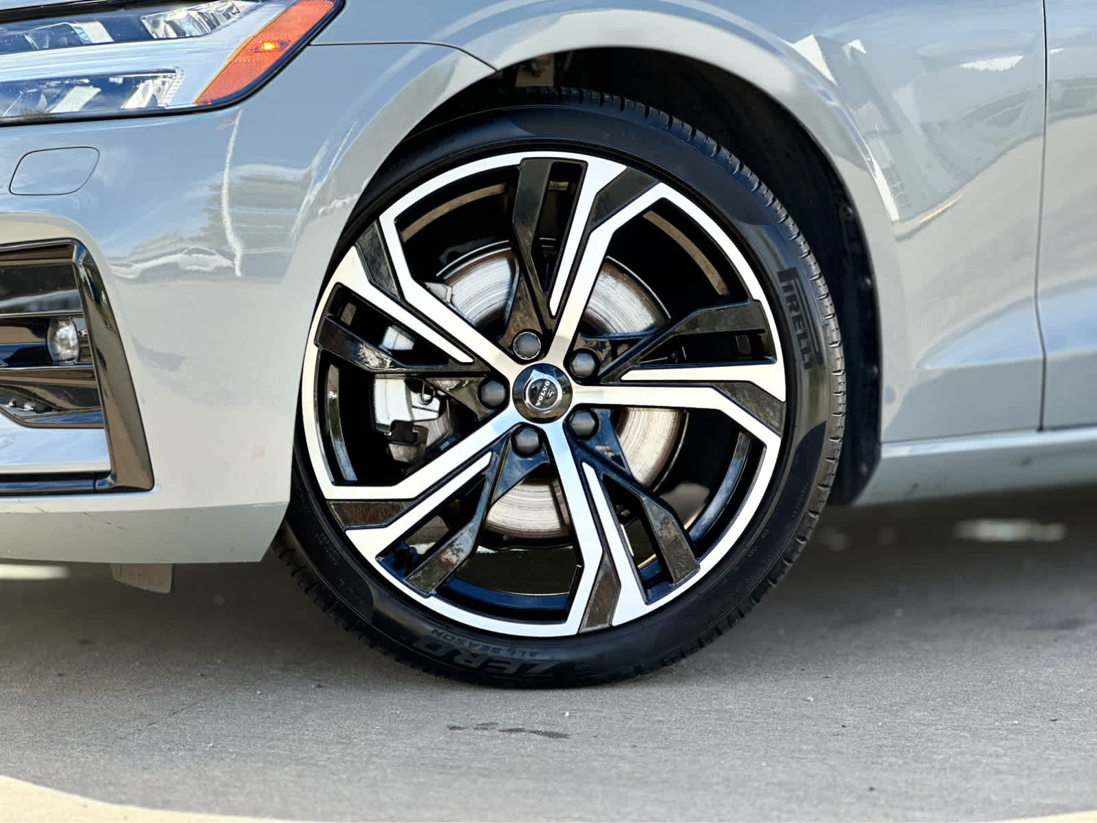 2024 Volvo S60 B5 Core photo 4