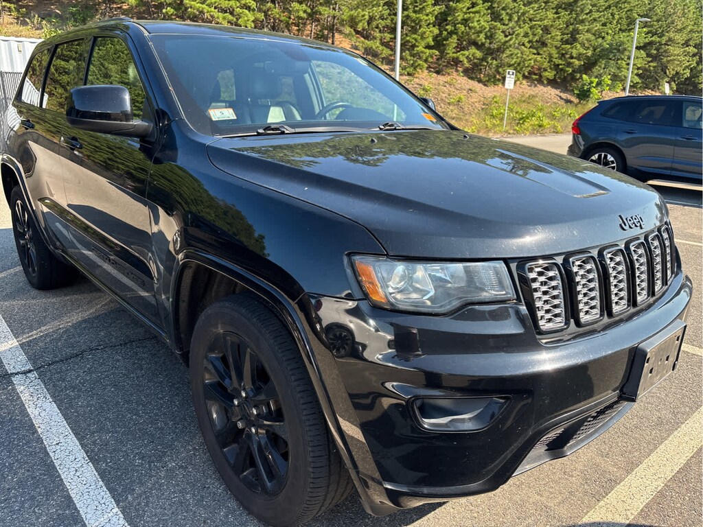 Used 2019 Jeep Grand Cherokee Altitude SUV