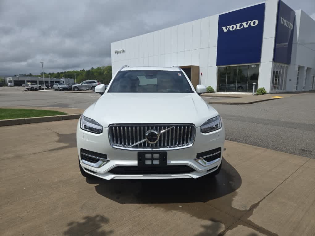 2025 Volvo XC90 T8 photo 3