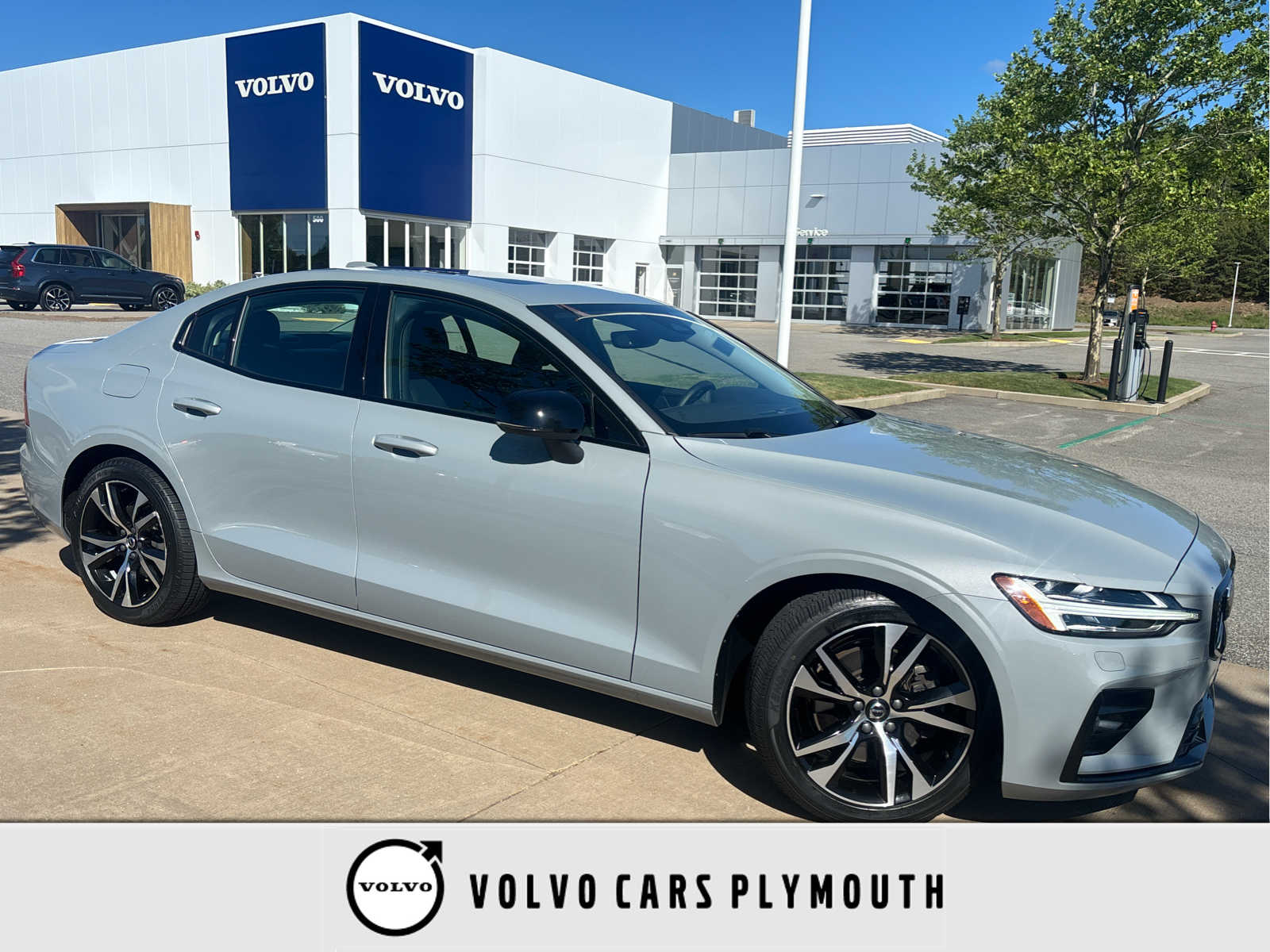 2024 Volvo S60 B5 Core Dark Theme AWD's photo