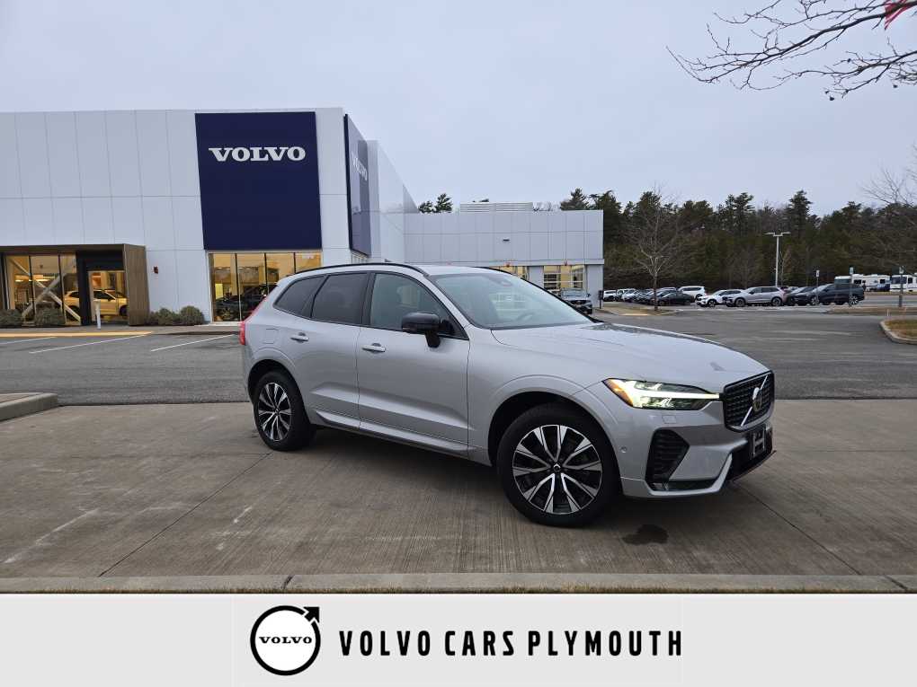 2023 Volvo XC60 Plus's photo
