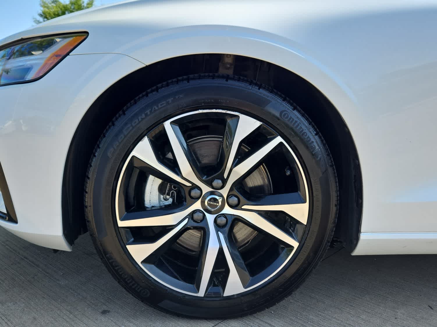 2025 Volvo S60 B5 Core photo 4