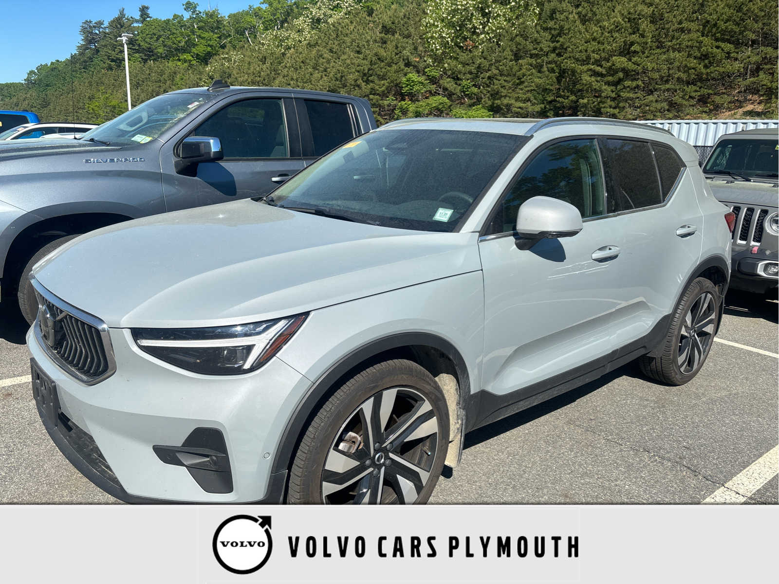2024 Volvo XC40 B5 Ultimate Bright AWD's photo