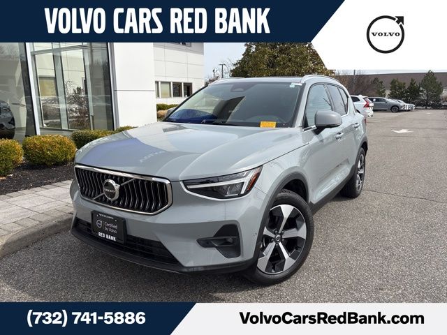 2025 Volvo XC40 B5 Plus Bright AWD's photo