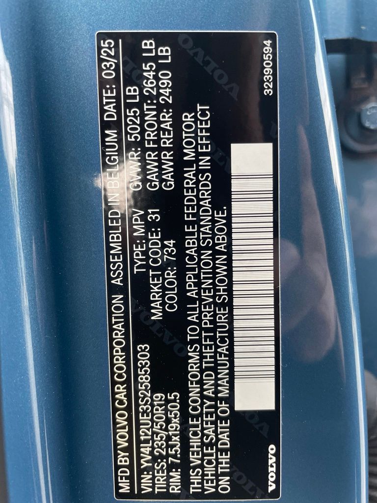2025 Volvo XC40 Plus - Photo 29