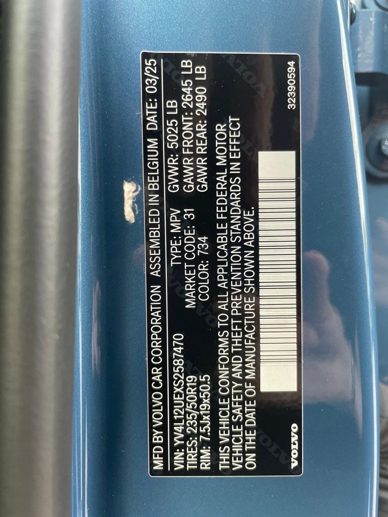2025 Volvo XC40 Plus - Photo 29