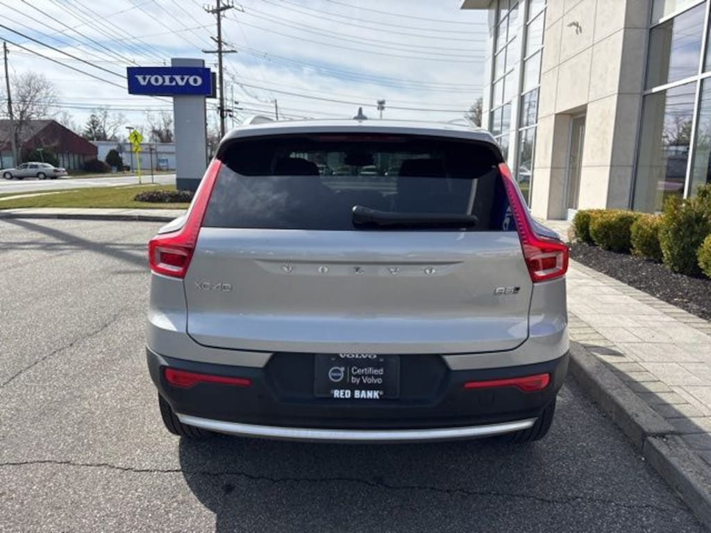 Certified 2025 Volvo XC40 B5 Core SUV