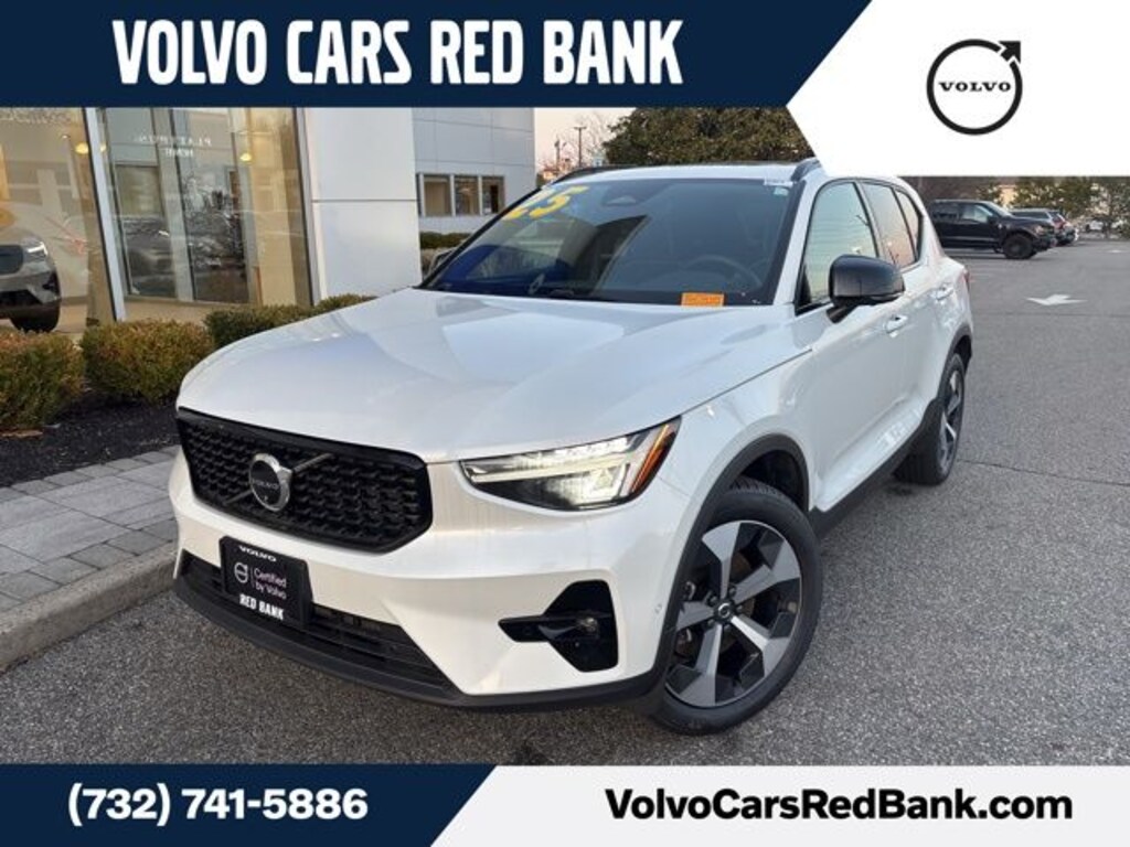 Certified 2025 Volvo XC40 B5 Plus Dark Theme SUV