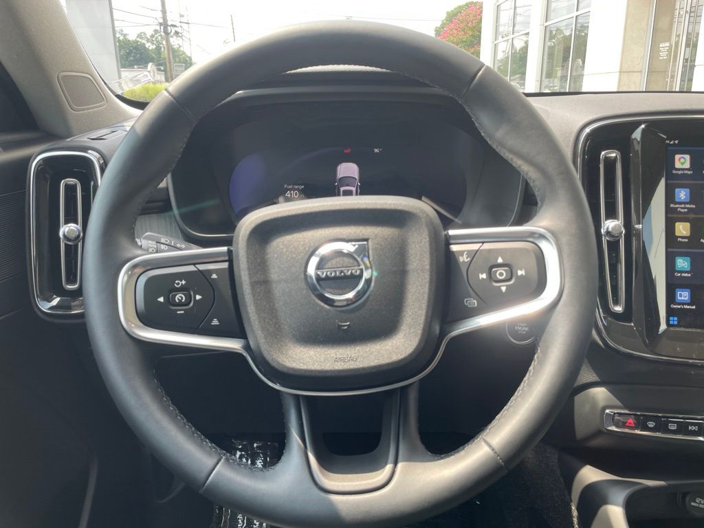 2025 Volvo XC40 Plus - Photo 19