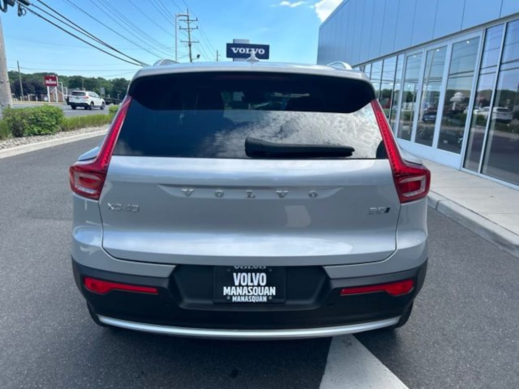 Certified 2025 Volvo XC40