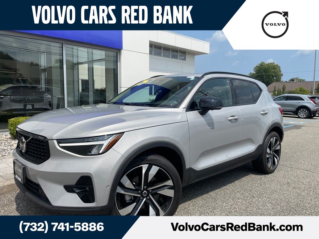 2025 Volvo XC40
