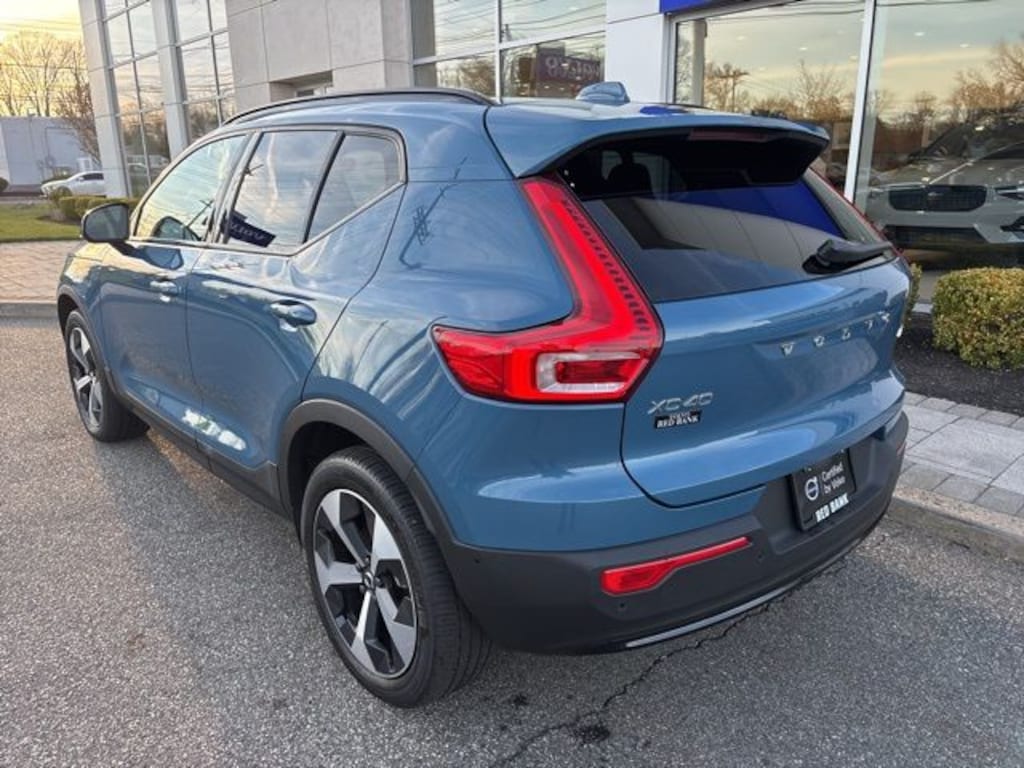 Certified 2025 Volvo XC40 B5 Plus Dark Theme SUV
