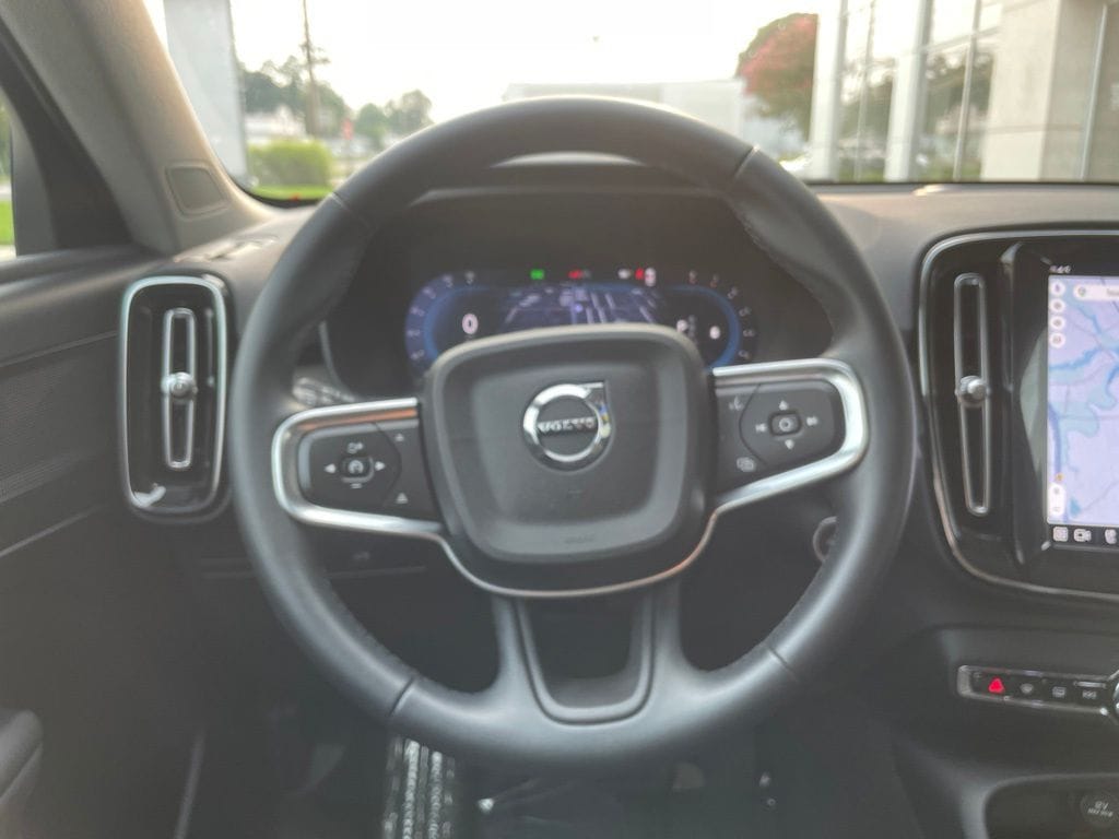 2025 Volvo XC40 Plus - Photo 19
