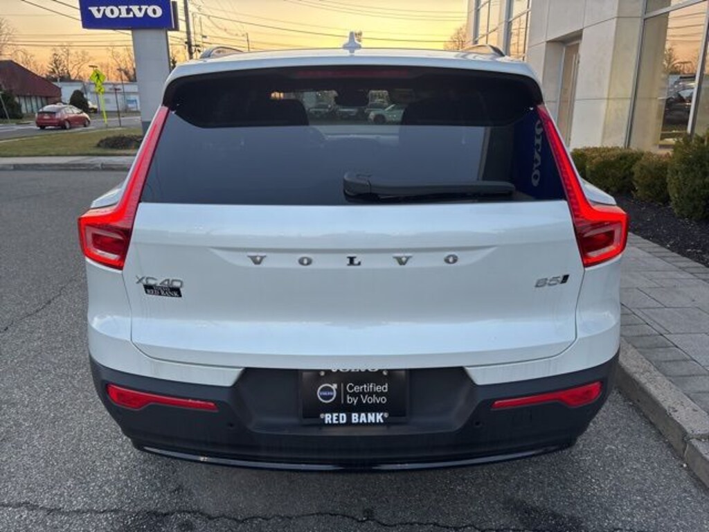 Certified 2025 Volvo XC40 B5 Plus Dark Theme SUV