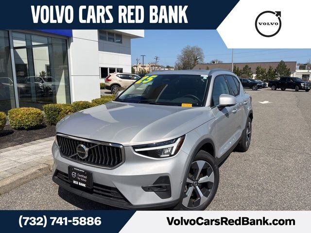 2025 Volvo XC40 B5 Plus Bright Theme SUV
