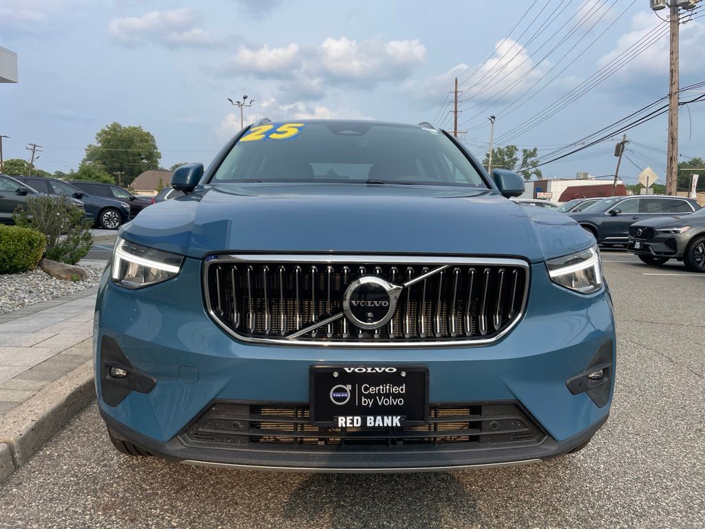 2025 Volvo XC40 Plus - Photo 8
