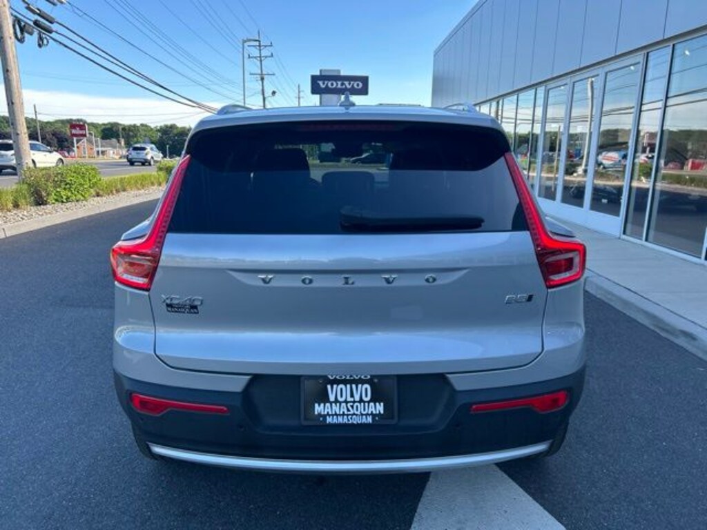 Used 2025 Volvo XC40