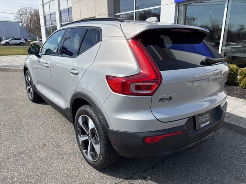Certified 2025 Volvo XC40 B5 Plus Dark Theme SUV