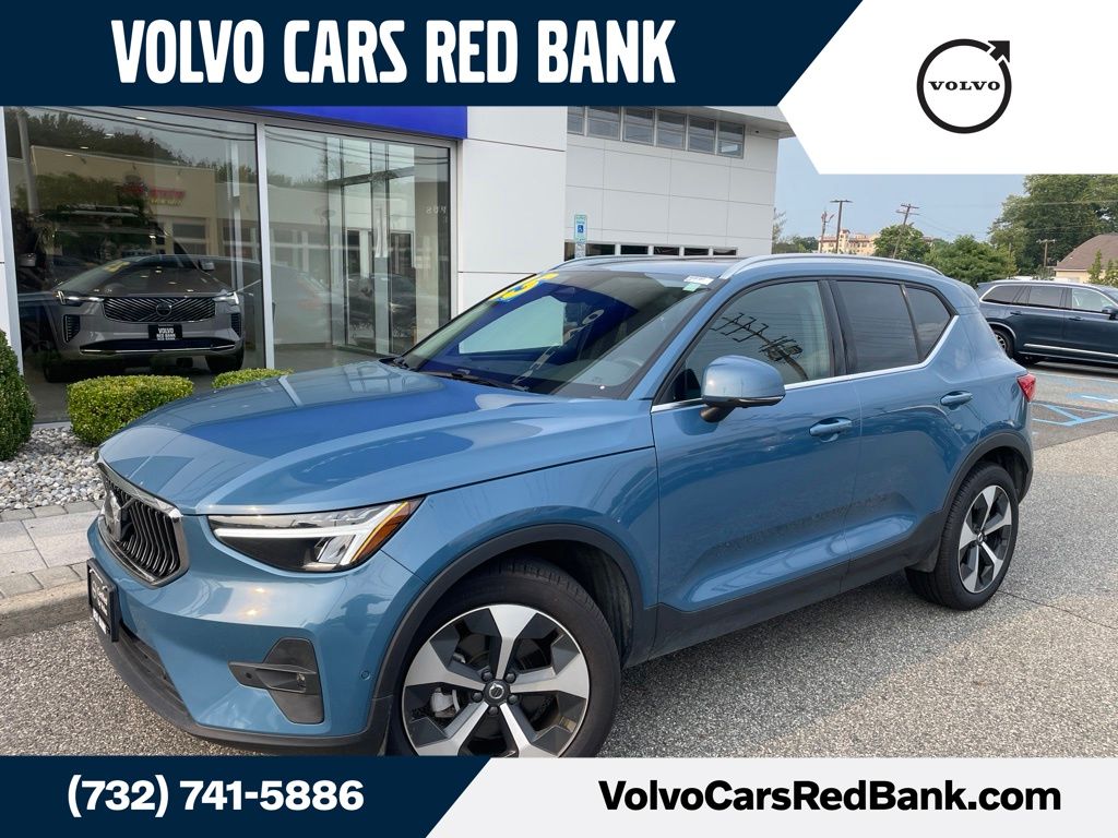 2025 Volvo XC40