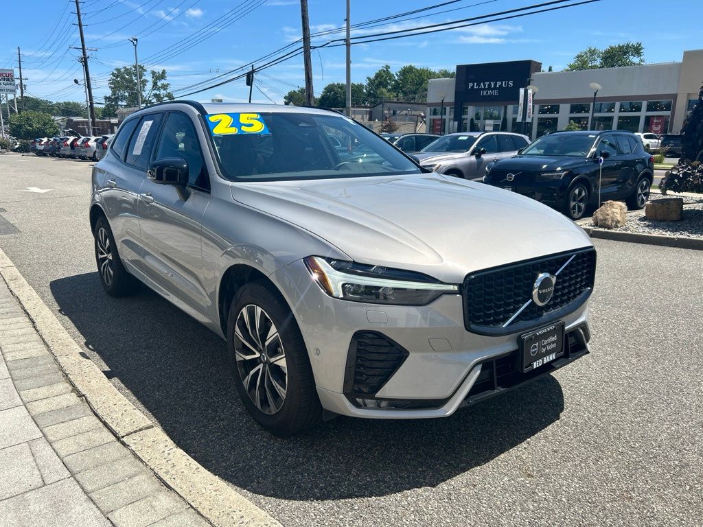 2025 Volvo XC60 Plus - Photo 7