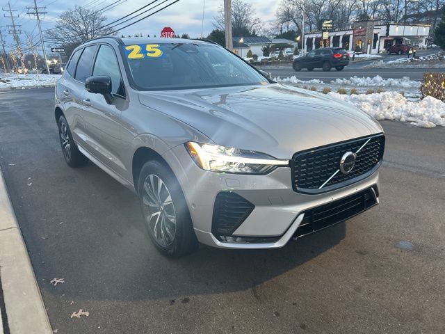 2025 Volvo XC60 Plus - Photo 6