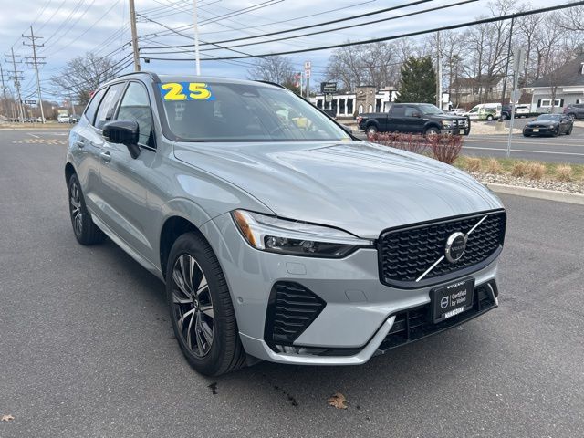 2025 Volvo XC60 Plus - Photo 6