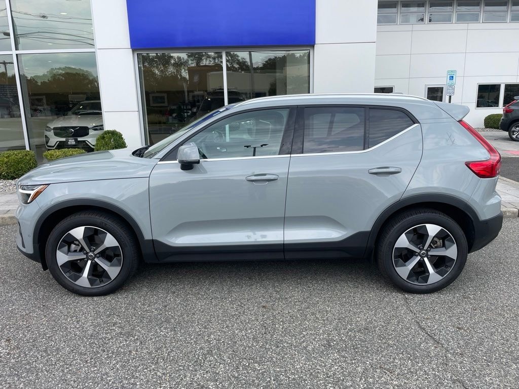 Certified 2025 Volvo XC40