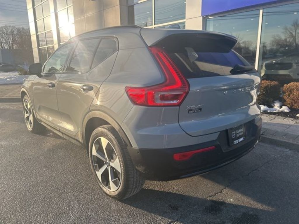 Certified 2025 Volvo XC40 B5 Plus Dark Theme SUV