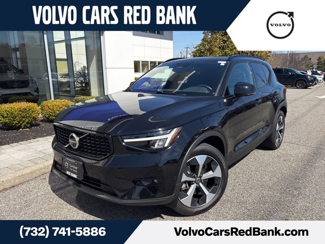 2025 Volvo XC40 B5 Plus Dark AWD's photo