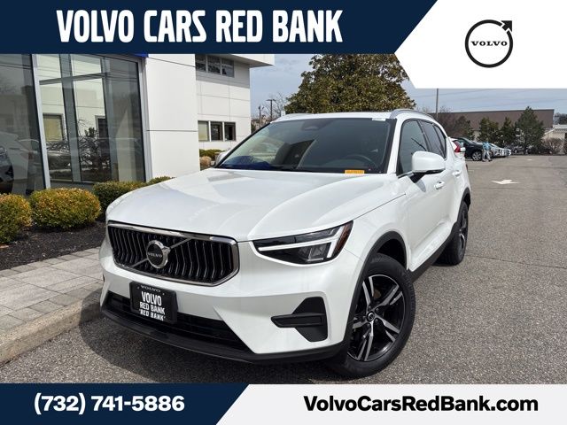2025 Volvo XC40 B5 Core Bright AWD's photo