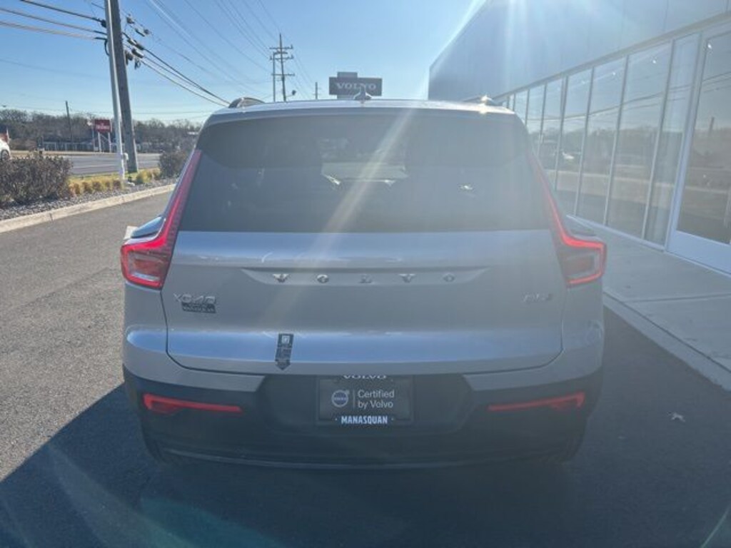 Used 2025 Volvo XC40