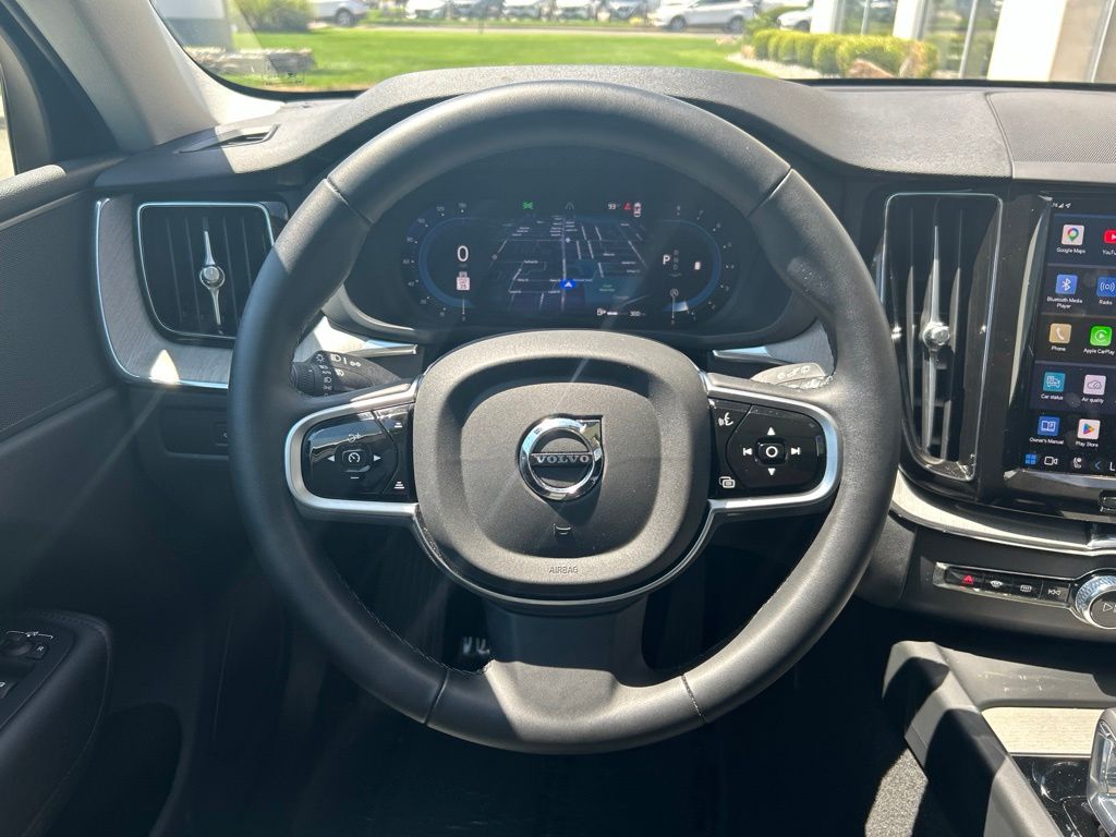 2025 Volvo XC60 Plus - Photo 19