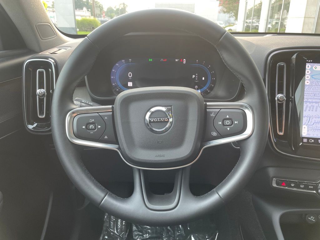 2025 Volvo XC40 Plus - Photo 19