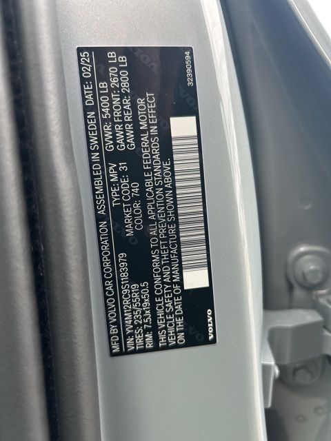 2025 Volvo XC60 Plus - Photo 28