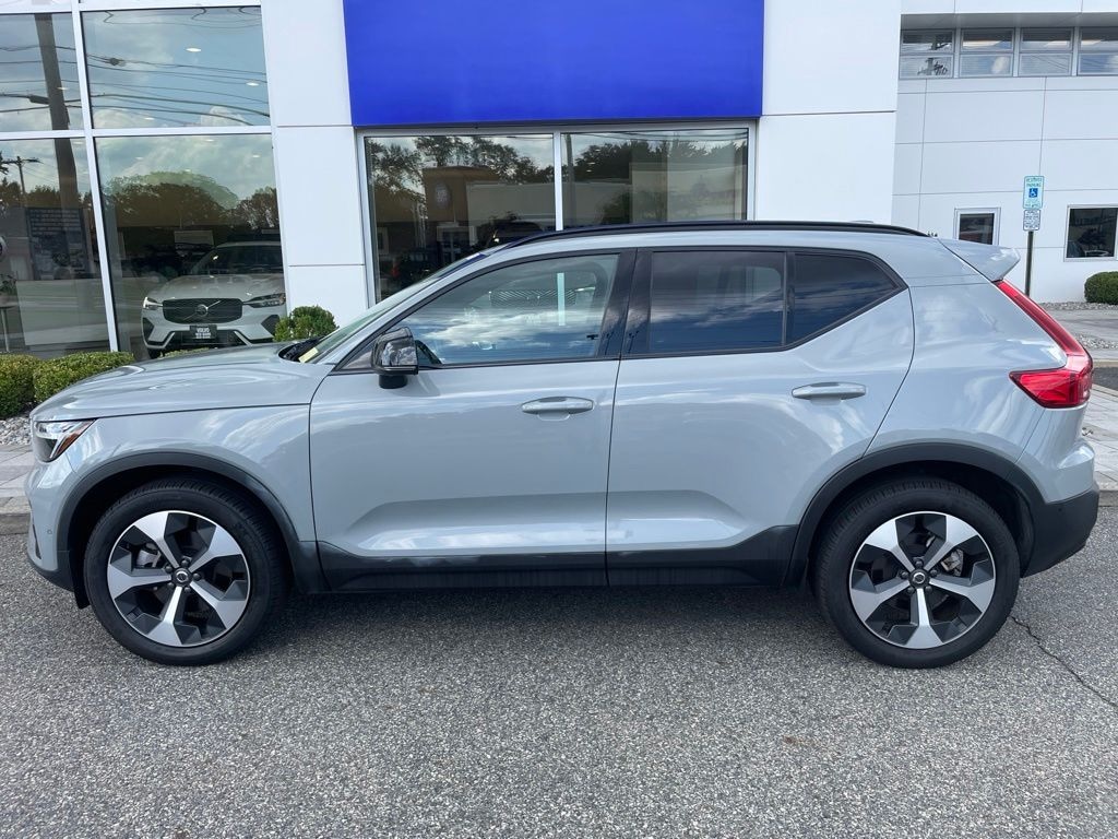 Certified 2025 Volvo XC40 B5 Plus SUV