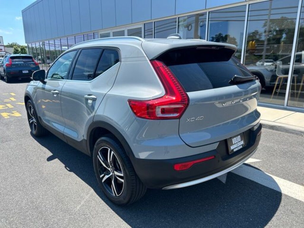 Used 2025 Volvo XC40