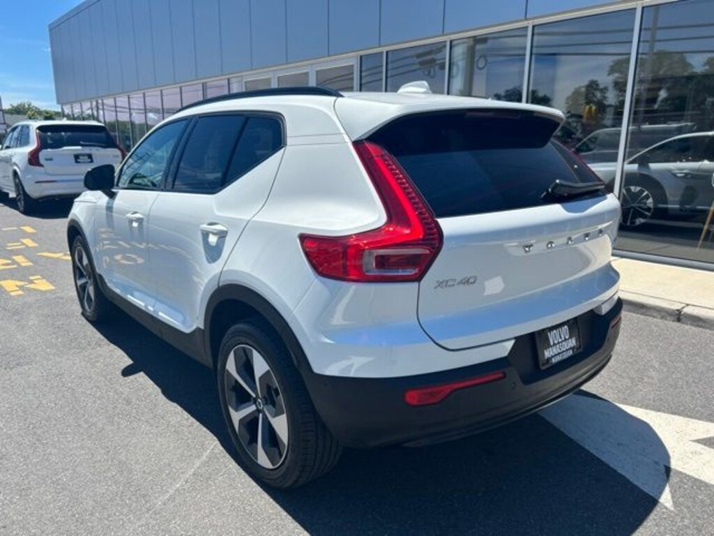 Used 2025 Volvo XC40