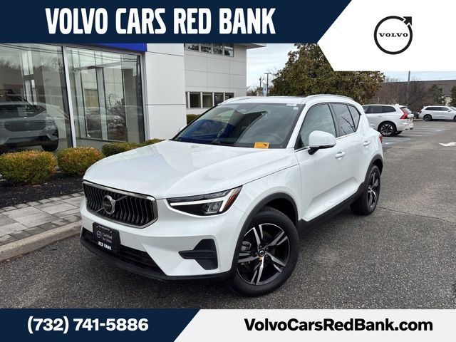 2025 Volvo XC40 B5 Core Bright AWD's photo