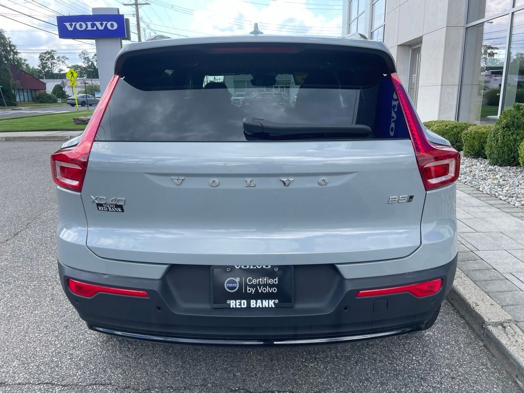 Certified 2025 Volvo XC40 B5 Plus SUV