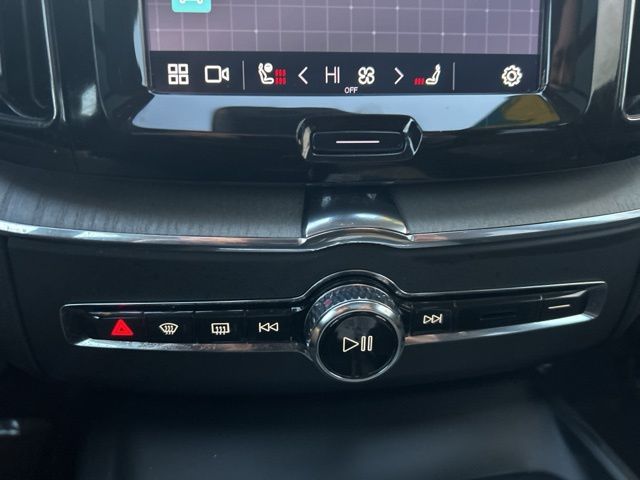 2025 Volvo XC60 Plus - Photo 25