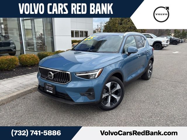 2025 Volvo XC40 B5 Plus Bright AWD's photo