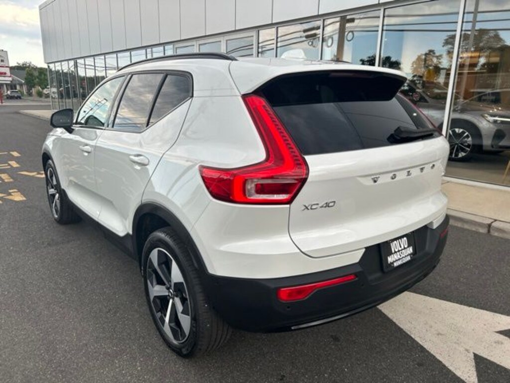 Used 2025 Volvo XC40