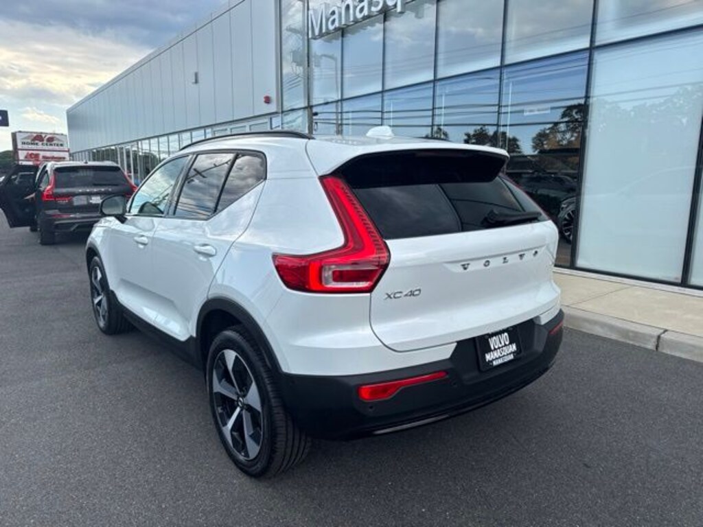 Used 2025 Volvo XC40