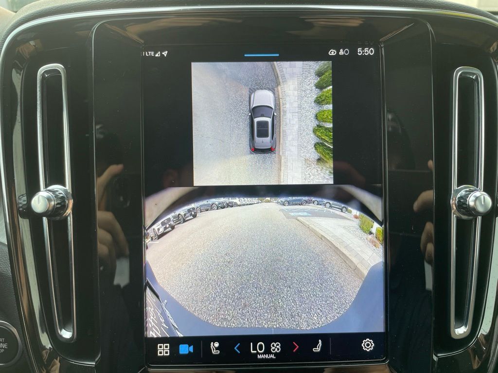 2025 Volvo XC40 Plus - Photo 26