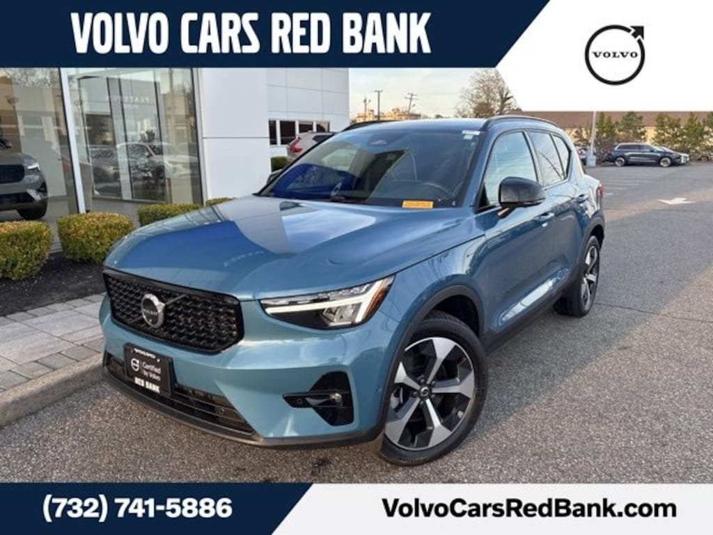 Certified 2025 Volvo XC40 B5 Plus Dark Theme SUV