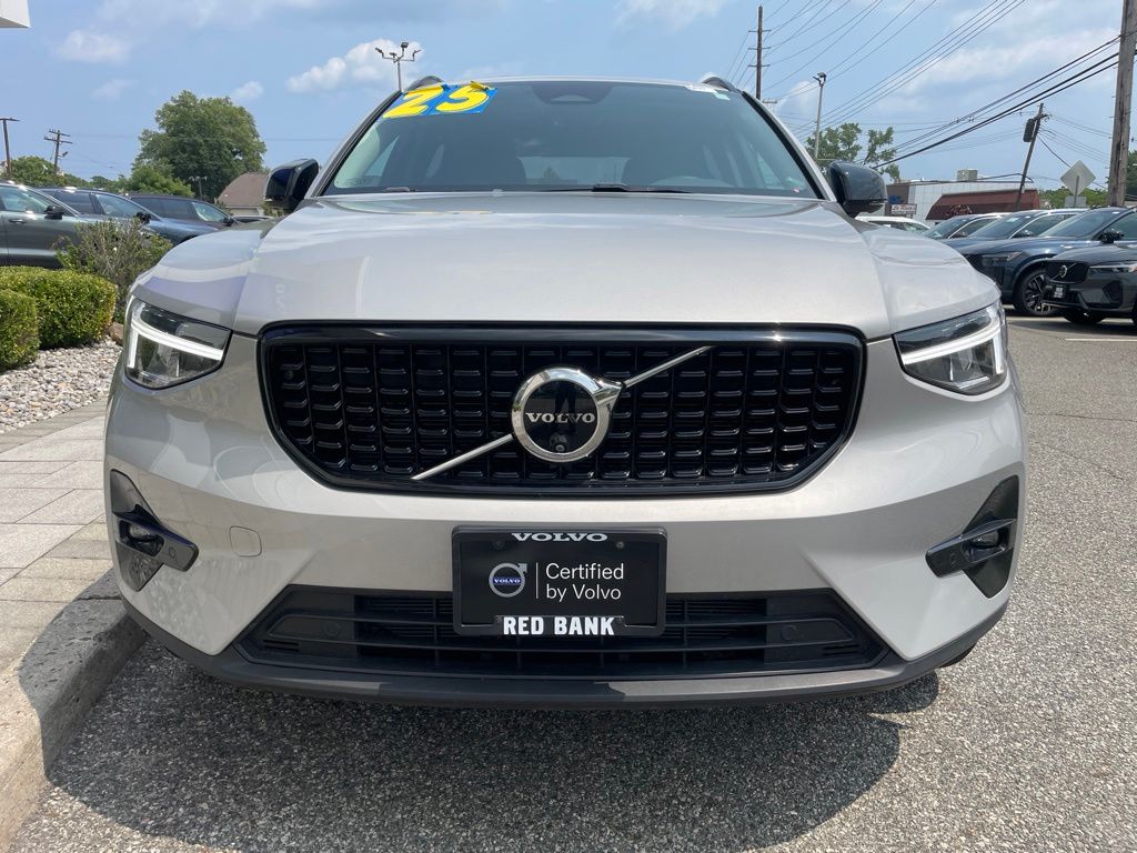 2025 Volvo XC40 Plus - Photo 8