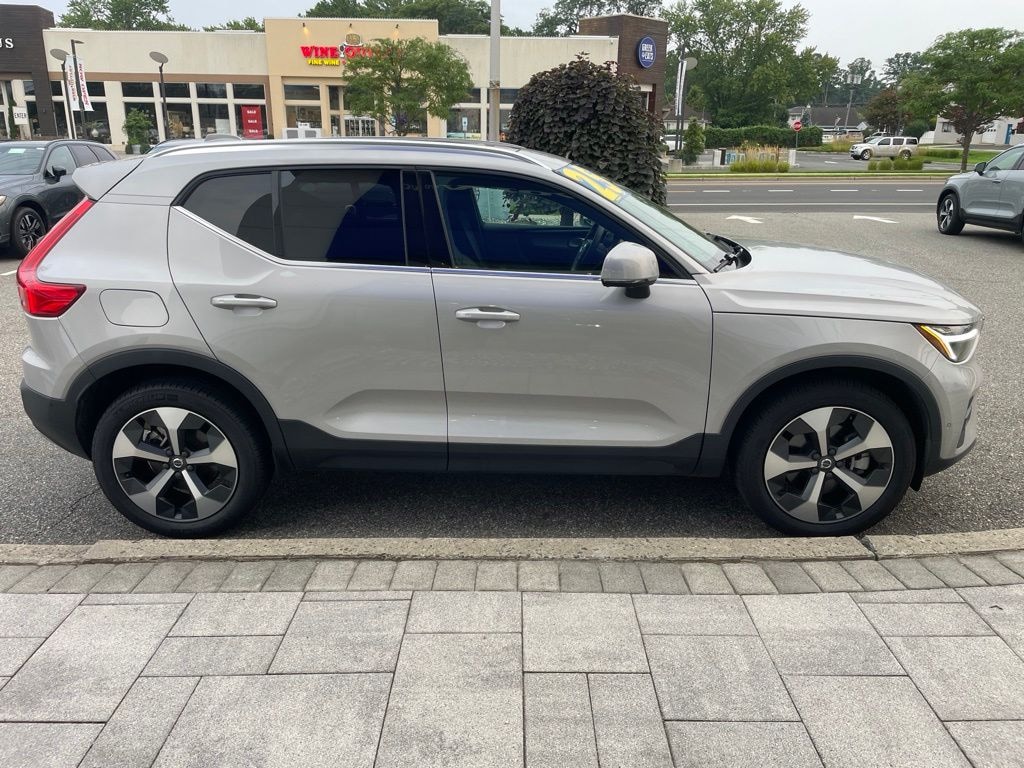 Certified 2025 Volvo XC40 B5 Plus Bright Theme SUV