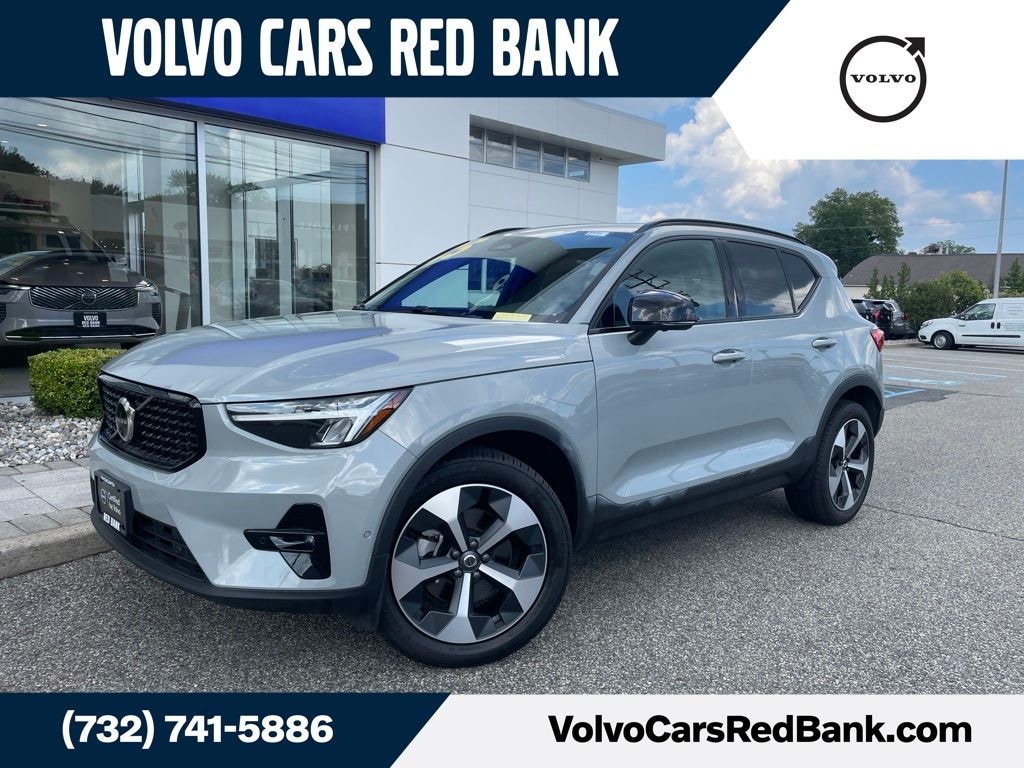 Certified 2025 Volvo XC40 B5 Plus SUV
